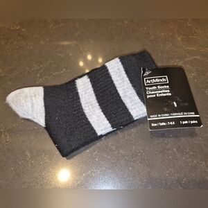 NEW ArtMinds Youth Black and Gray Striped Socks Sz 7-8.5